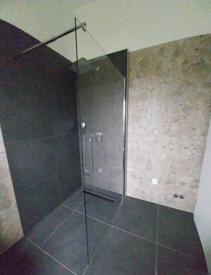 Vila Dubravka - Schoen Und Komfortabel Inmitten Von Olivenbaeumen Und Weinbergen Mit Whirlpool Valtura Dış mekan fotoğraf
