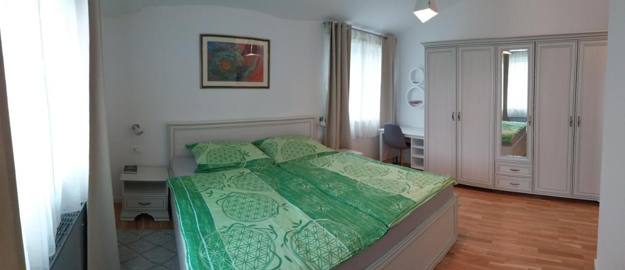 Vila Dubravka - Schoen Und Komfortabel Inmitten Von Olivenbaeumen Und Weinbergen Mit Whirlpool Valtura Dış mekan fotoğraf