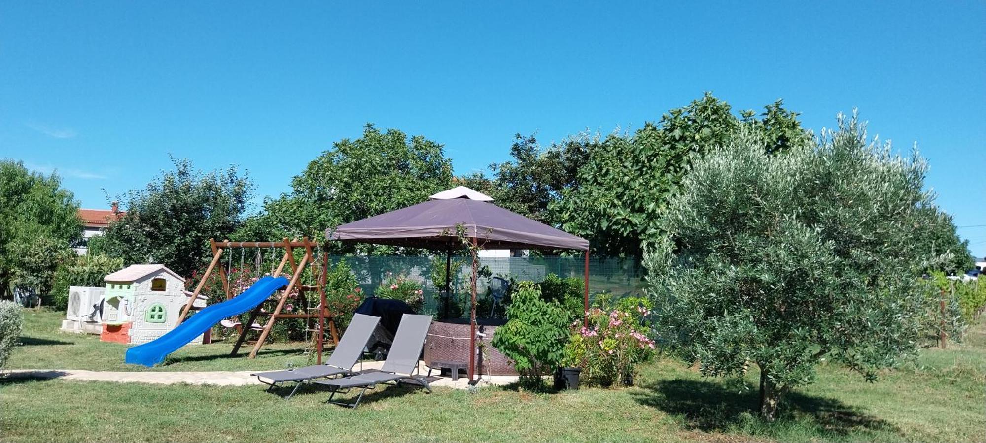 Vila Dubravka - Schoen Und Komfortabel Inmitten Von Olivenbaeumen Und Weinbergen Mit Whirlpool Valtura Dış mekan fotoğraf